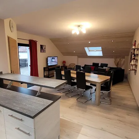 Superbe Lumineux Avec Terrasse, 3 Chambres, Proche Des Commerces Et Stations De Ski - Fr-1-589-431 *